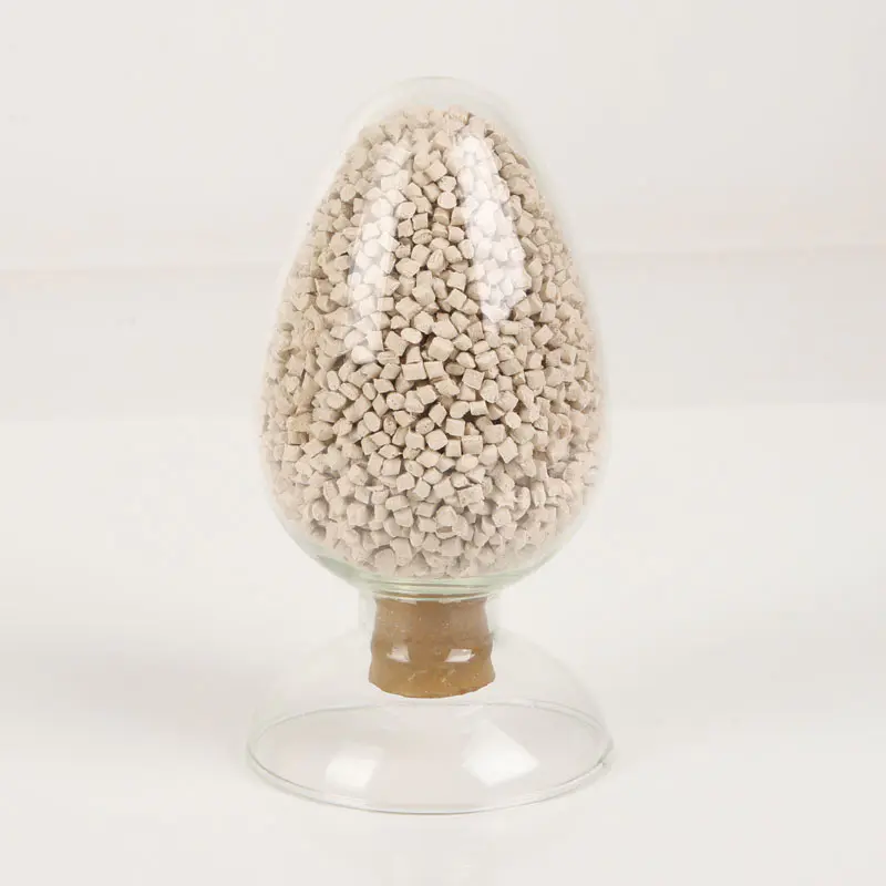 環境にやさしいソリューションのために竹繊維プラスチックを採用している業界は何ですか？