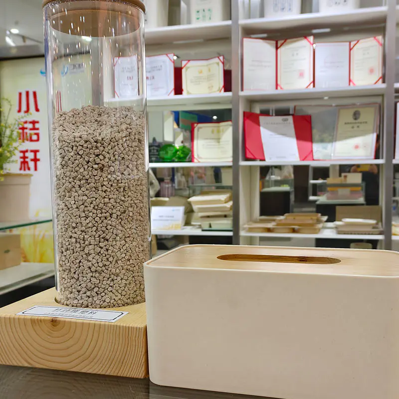 竹繊維プラスチックは、耐久性の点で従来のプラスチックと比較してどうですか？